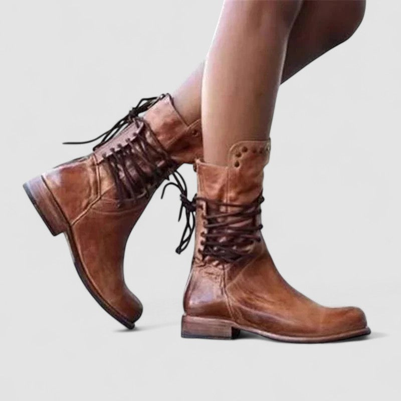 Ginevra | Botas vintage con cordones y tachuelas