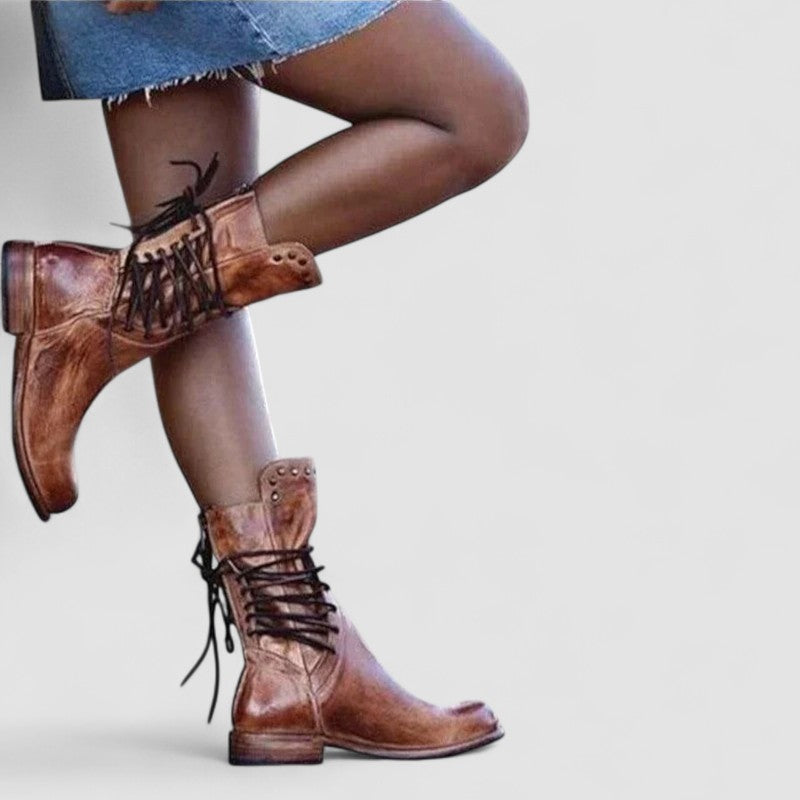 Ginevra | Botas vintage con cordones y tachuelas