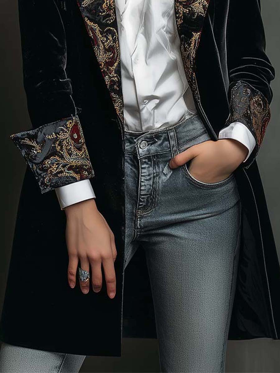 Camilla | Blazer ajustado negro con estampado barroco