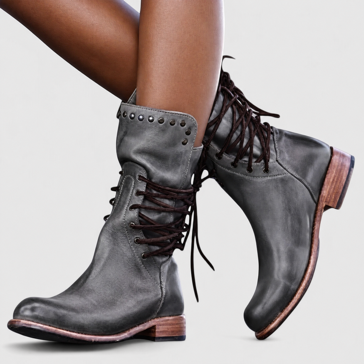 Ginevra | Botas vintage con cordones y tachuelas