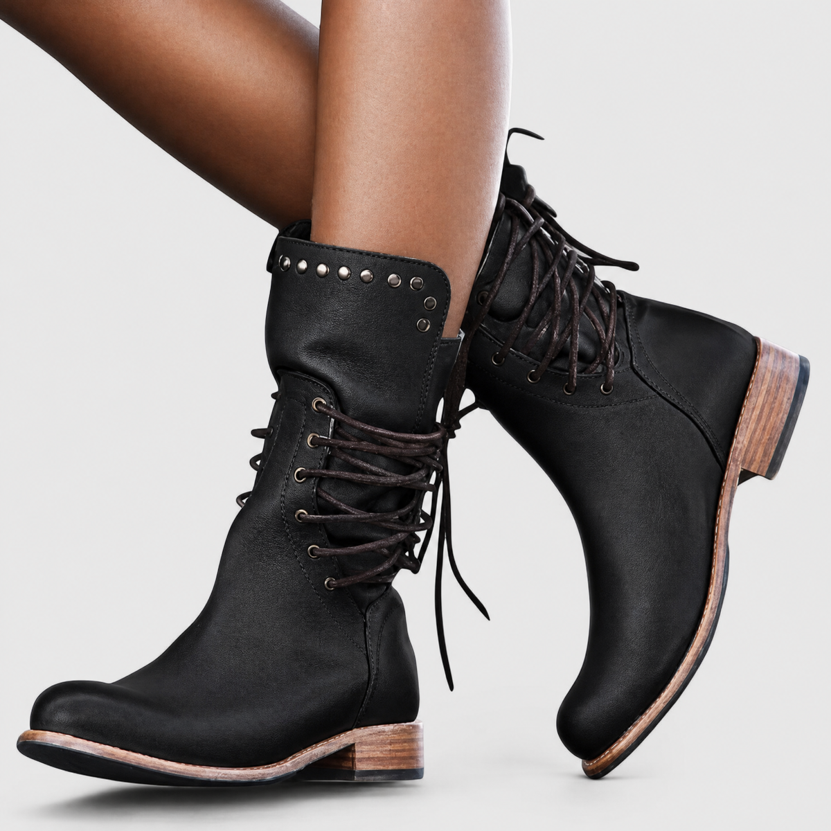Ginevra | Botas vintage con cordones y tachuelas